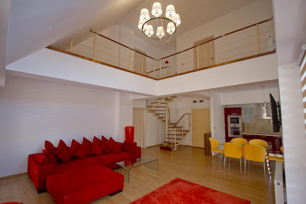 דירות סינאיה Kyra Luxury Penthouse מראה חיצוני תמונה